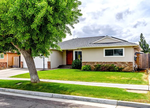 $457,000 | 1461 East Vartikian Avenue, Fresno, CA 93710