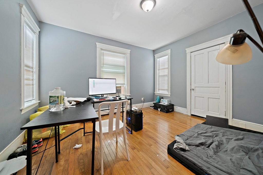 10 Trowbridge Road Worcester, MA 01609 - Photo 15 of 38 a workspace with furniture and window