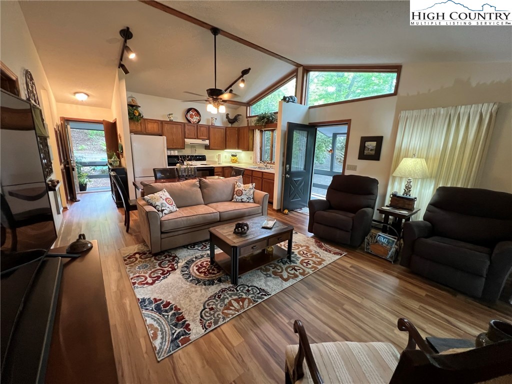 268 Windridge Road Newland, NC 28657 - Photo 4 of 45 Gallery Image 4