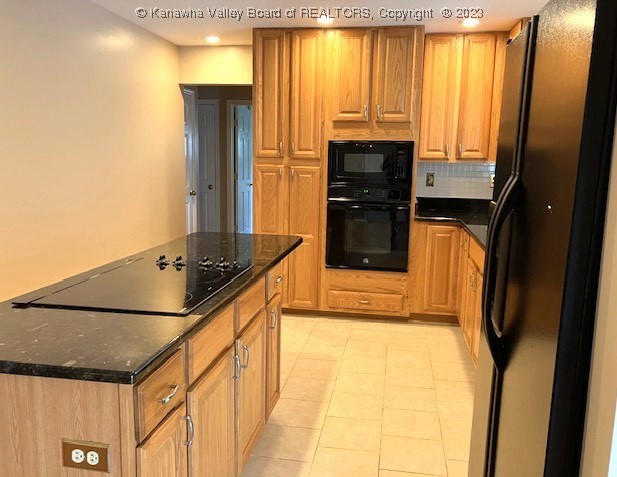 1424 Nottingham Road Charleston, WV 25314 - Photo 19 of 33 Kitchen with granite counters