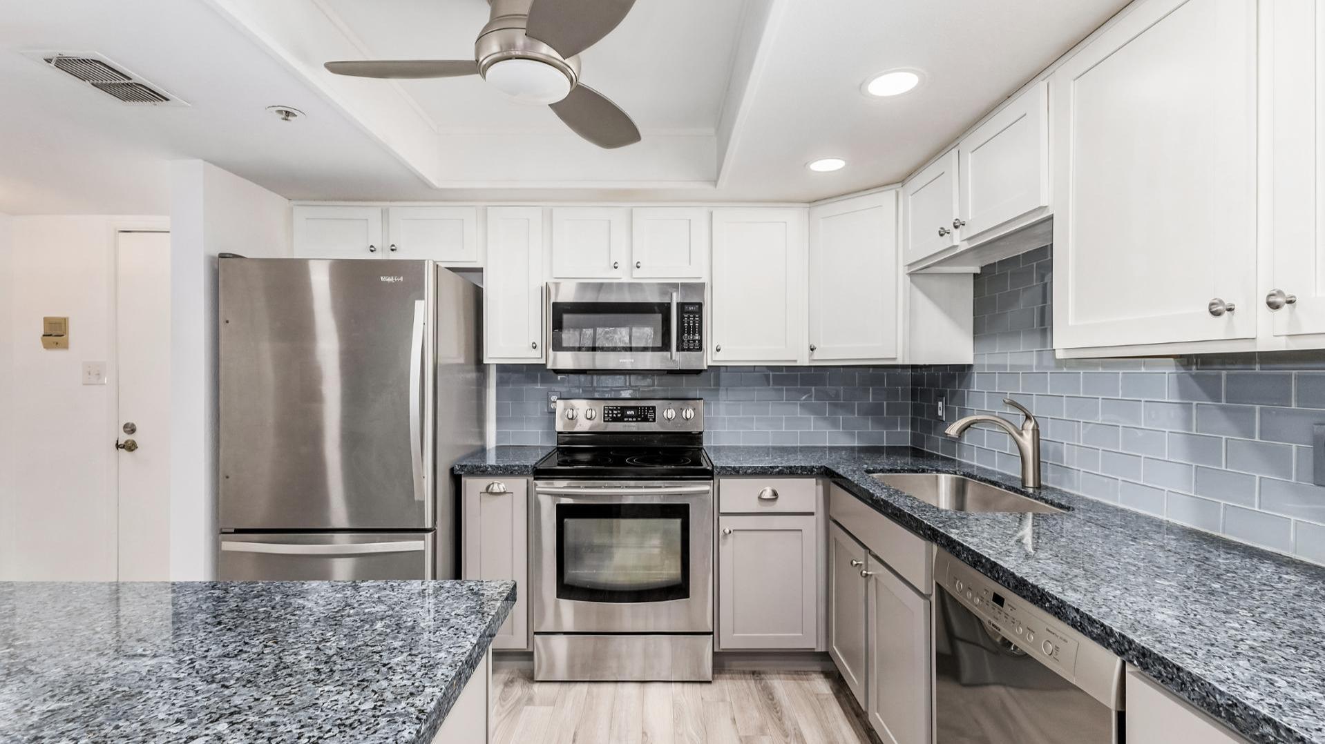 7950 East Camelback Road, Unit 305 Scottsdale, AZ 85251 - Photo 1 of 34 Photo #1