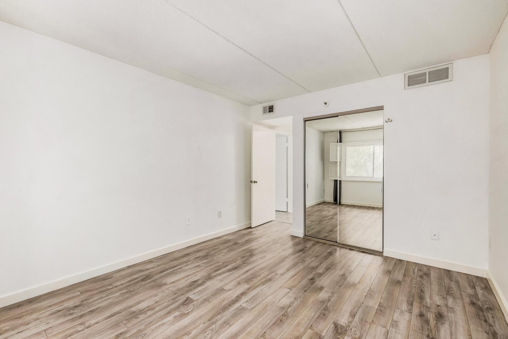 7950 East Camelback Road, Unit 305 Scottsdale, AZ 85251 - Photo 15 of 34 Photo #15