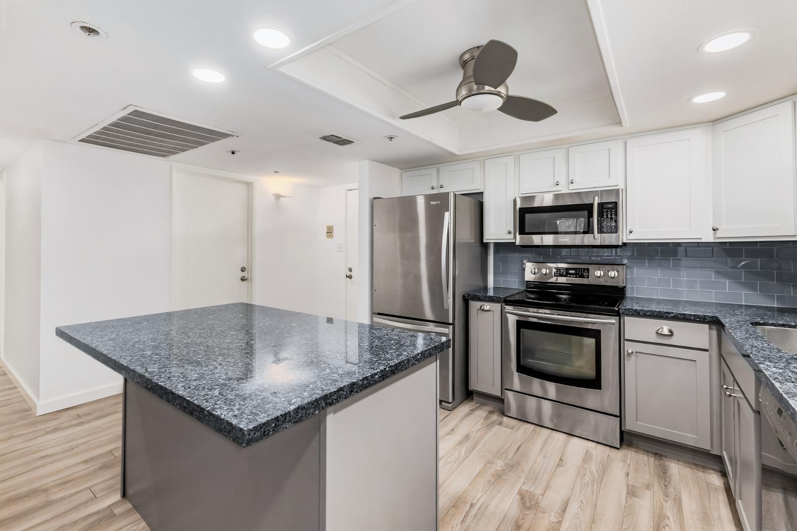 7950 East Camelback Road, Unit 305 Scottsdale, AZ 85251 - Photo 2 of 34 Photo #2