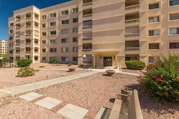$2,350 | 7950 East Camelback Road, Unit 305, Scottsdale, AZ 85251