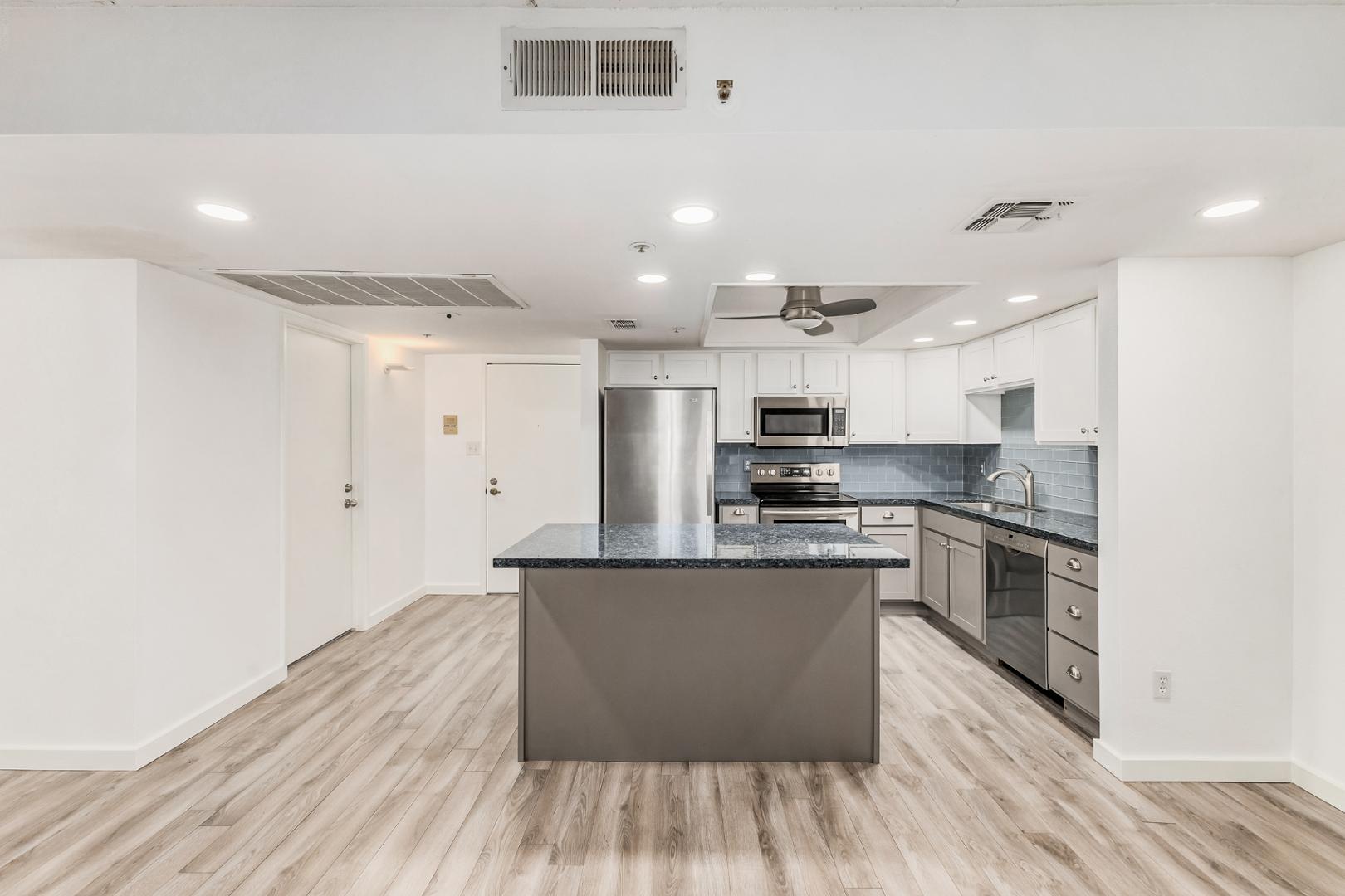 7950 East Camelback Road, Unit 305 Scottsdale, AZ 85251 - Photo 3 of 34 Photo #3