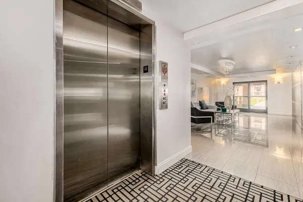 $2,350 | 7950 East Camelback Road, Unit 305, Scottsdale, AZ 85251