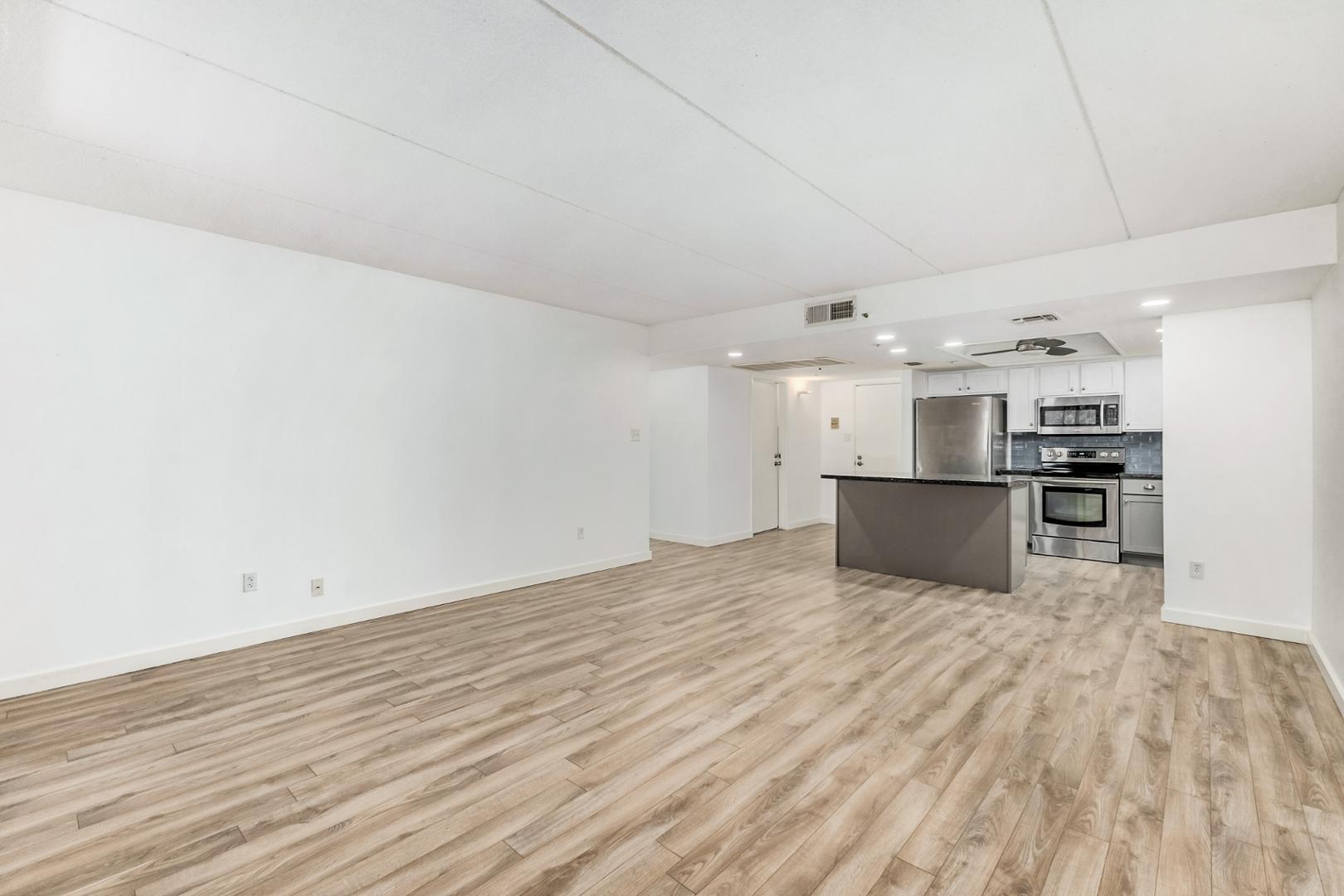 7950 East Camelback Road, Unit 305 Scottsdale, AZ 85251 - Photo 5 of 34 Photo #5