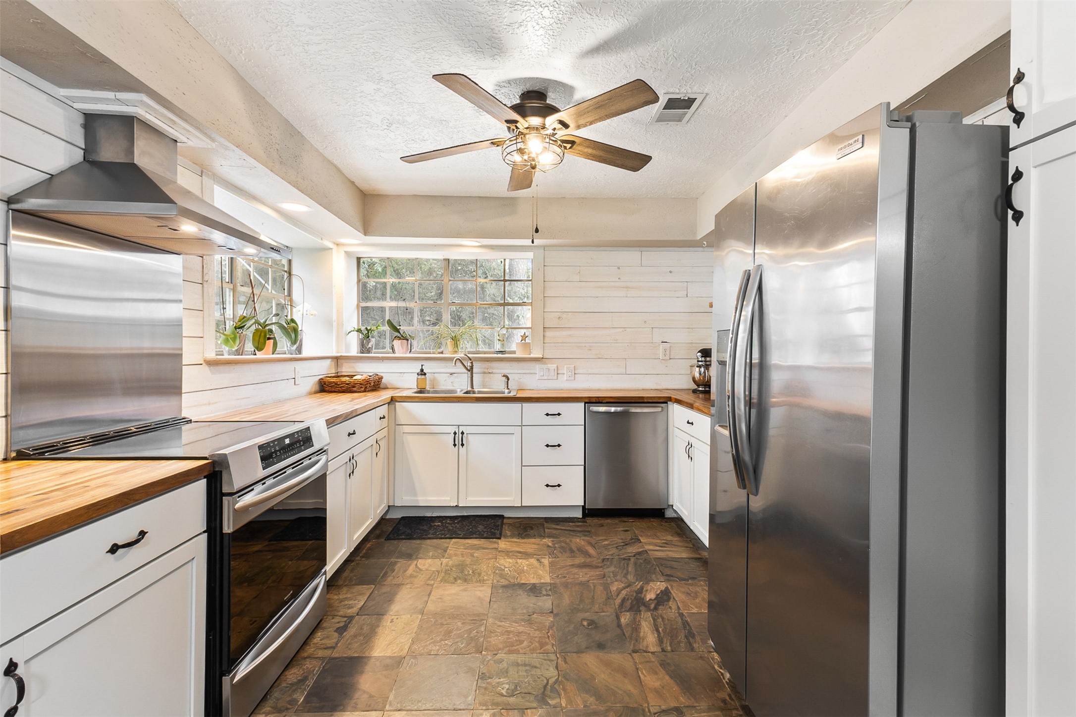 15303 Stagecoach Road Stagecoach, TX 77355 - Photo 8 of 46 Gallery Image 8