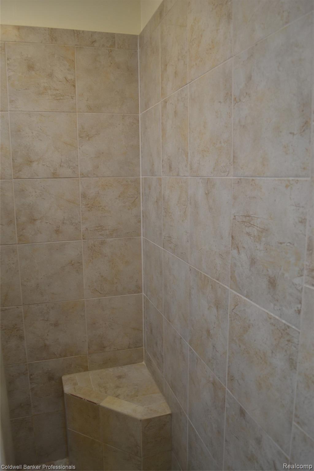 1217 Lake Nepessing Road Lapeer, MI 48446 - Photo 22 of 40 DSC_0044.JPG