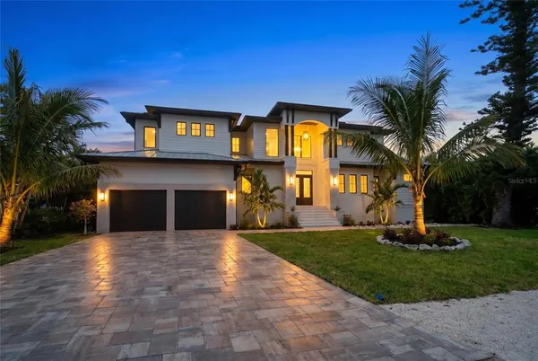 $4,495,000 | 626 Buttonwood Drive, Longboat Key, FL 34228