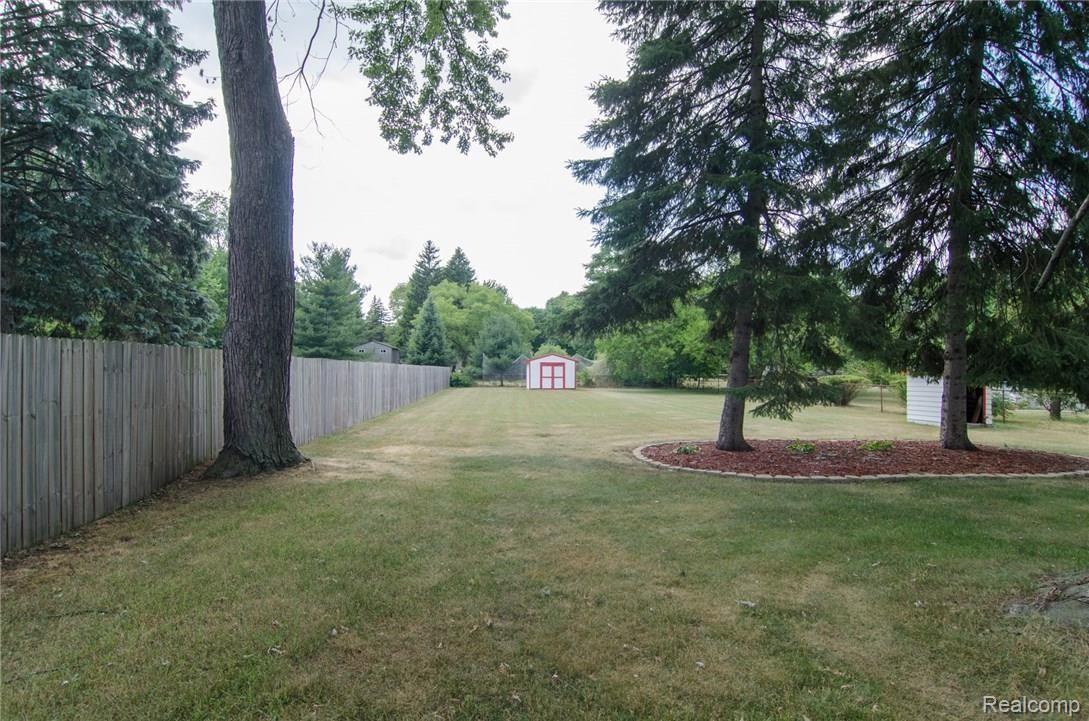 10893 Stark Road Livonia, MI 48150 - Photo 24 of 38 GRU_0467.jpg