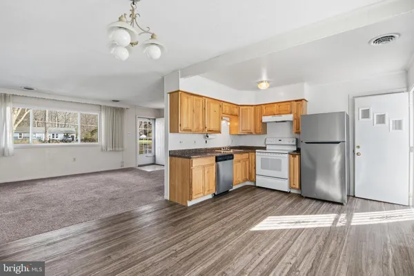 $2,600 | 1469 Cedarhurst Road, Shady Side, MD 20764