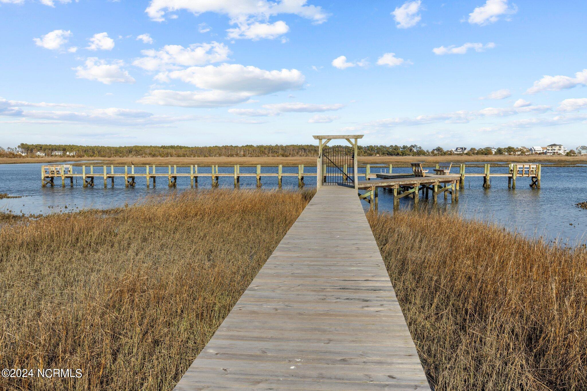 1304 Fathom Way Morehead City, NC 28557 - Photo 4 of 11 Walkway to private day dock
