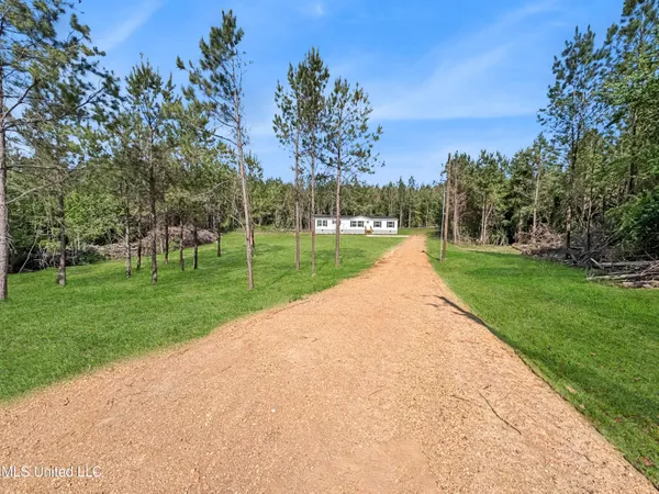 $214,900 | 108 Brumley Lane, Mize, MS 39116