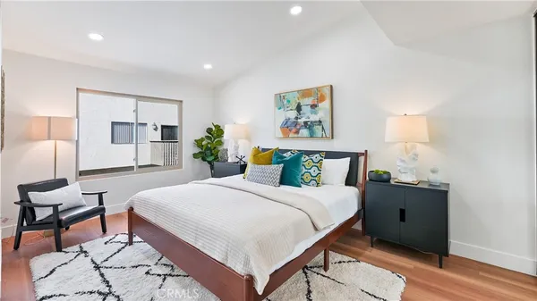 $1,099,000 | 8 Evening Breeze, Irvine, CA 92603