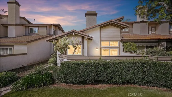 $1,099,000 | 8 Evening Breeze, Irvine, CA 92603