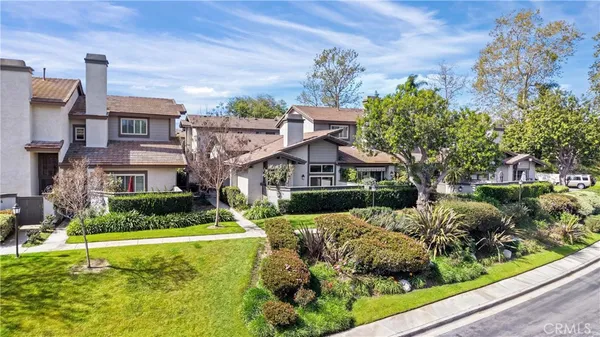 $1,099,000 | 8 Evening Breeze, Irvine, CA 92603