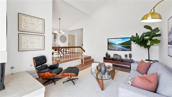 $1,099,000 | 8 Evening Breeze, Irvine, CA 92603