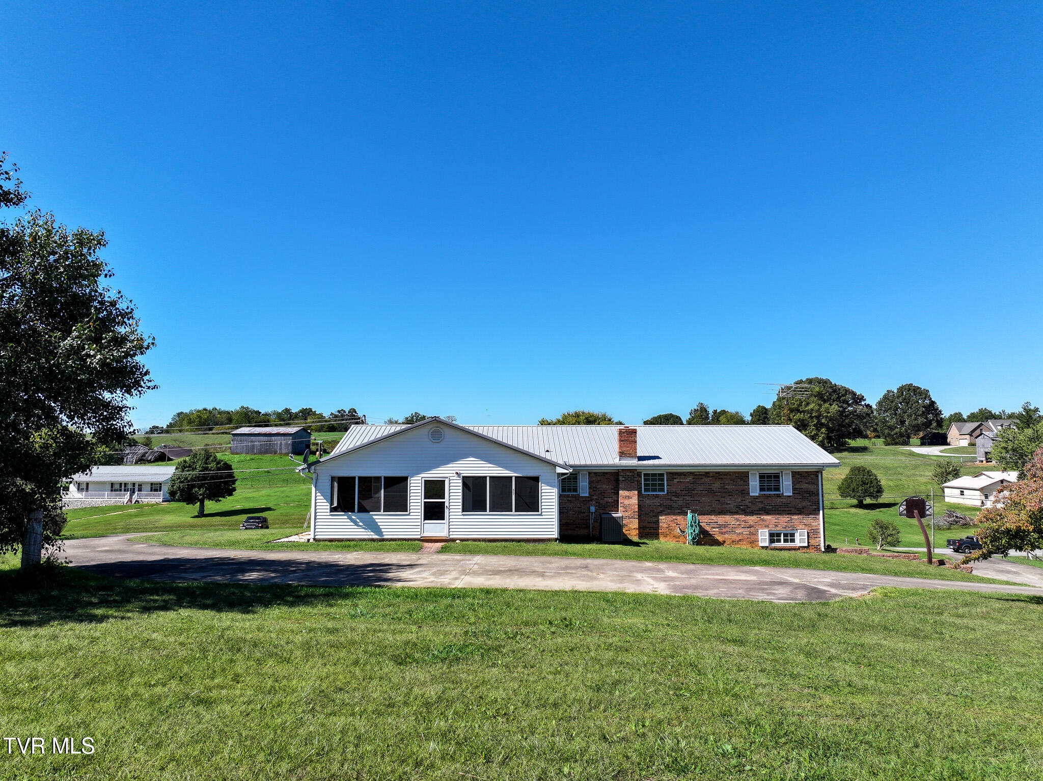 575 West Allens Bridge Road Greeneville, TN 37743 - Photo 35 of 70 DJI_20261005142906_0925_D