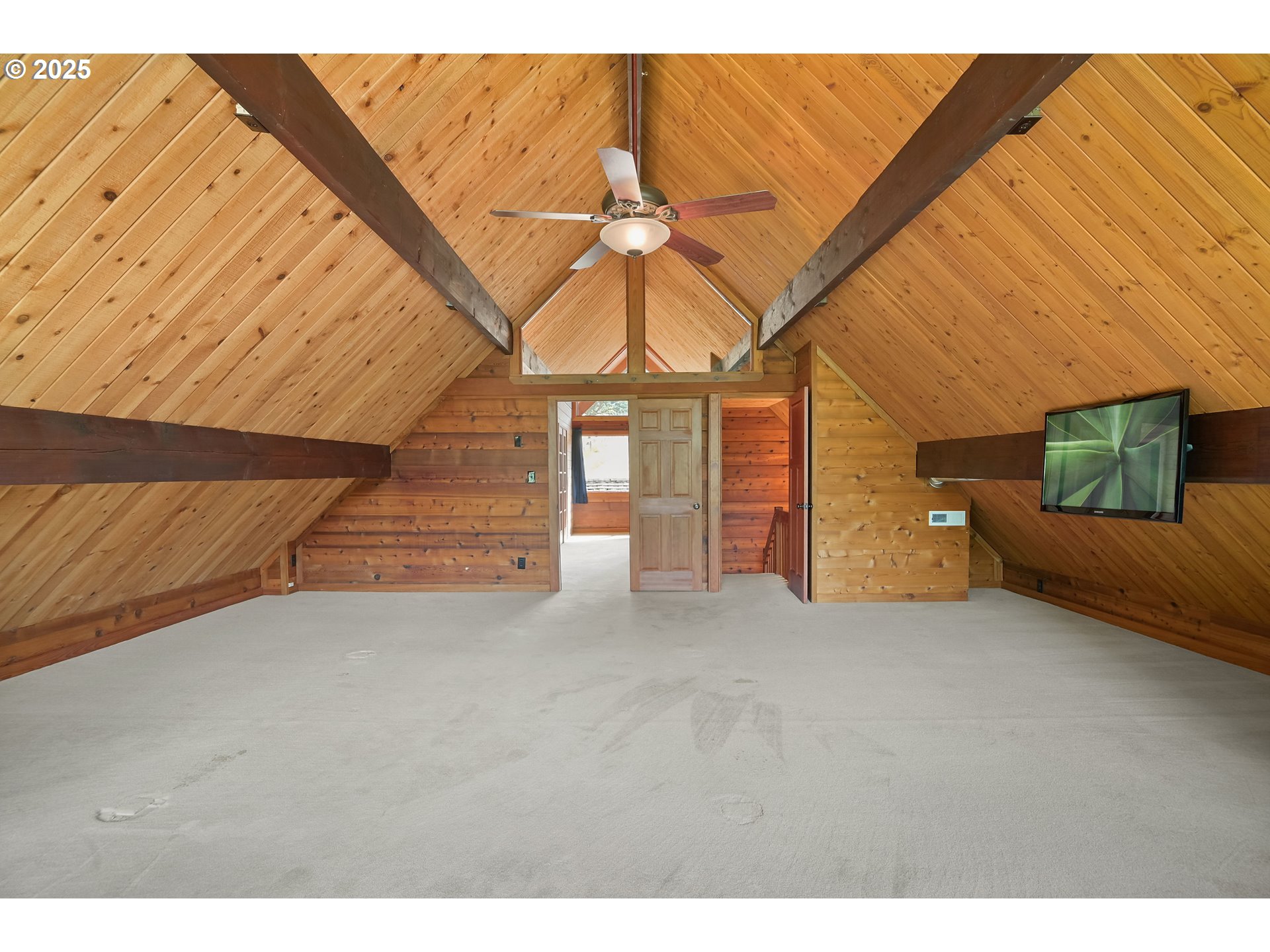 300 Modrow Road Kalama, WA 98625 - Photo 22 of 48 Owner's Suite Bedroom