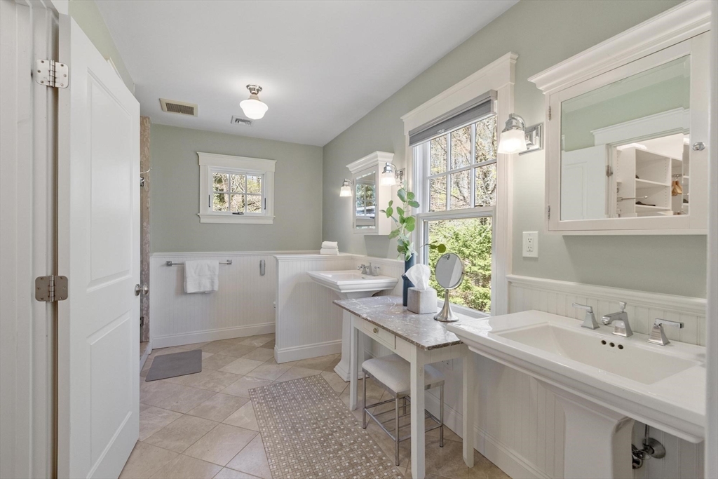 16 Hastings Road Lexington, MA 02421 - Photo 23 of 40
