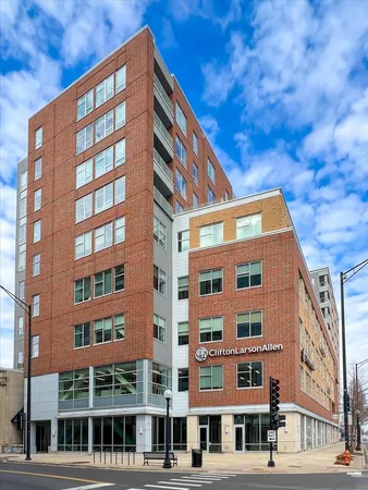$670,000 | 301 North Neil Street, Unit 808809, Champaign, IL 61820