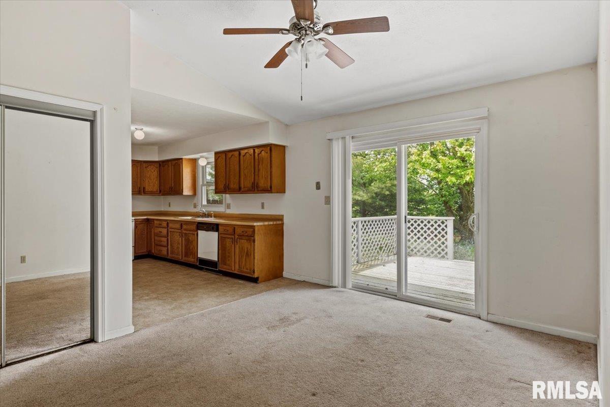 3329 Rawlings Drive Springfield, IL 62704 - Photo 6 of 24