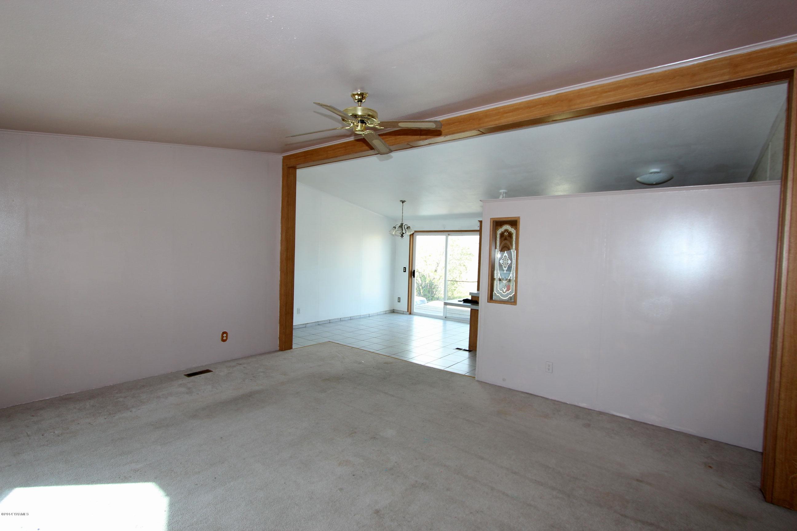 12381 Postma Road Moxee, WA 98936 - Photo 14 of 20 a view of empty room