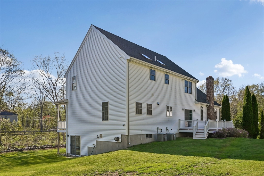 30 Clews Street Shrewsbury, MA 01545 - Photo 34 of 39