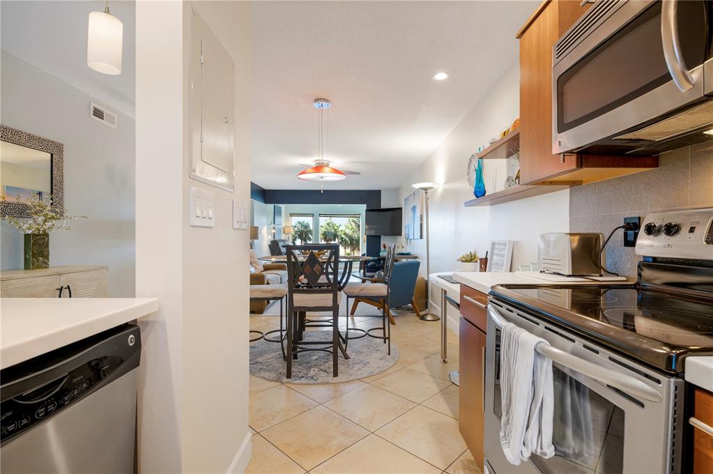 711 Beach Road, Unit 204 Sarasota, FL 34242 - Photo 16 of 34 Gallery Image 16