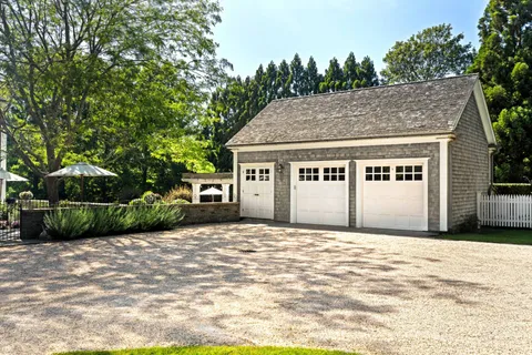 $14,950,000 | 15 Hither Lane, East Hampton, NY 11937