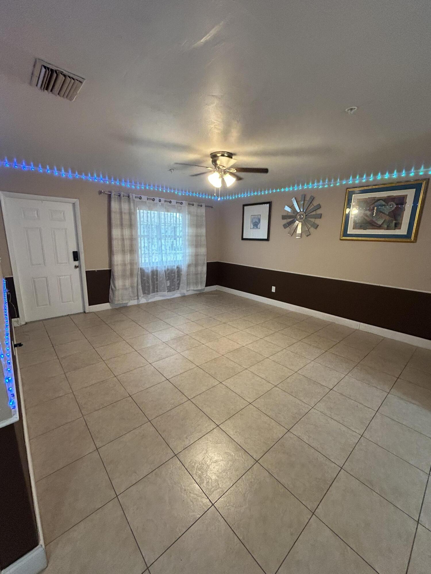 3045 Jackson Avenue Greenacres, FL 33463 - Photo 4 of 16 IMG_7517