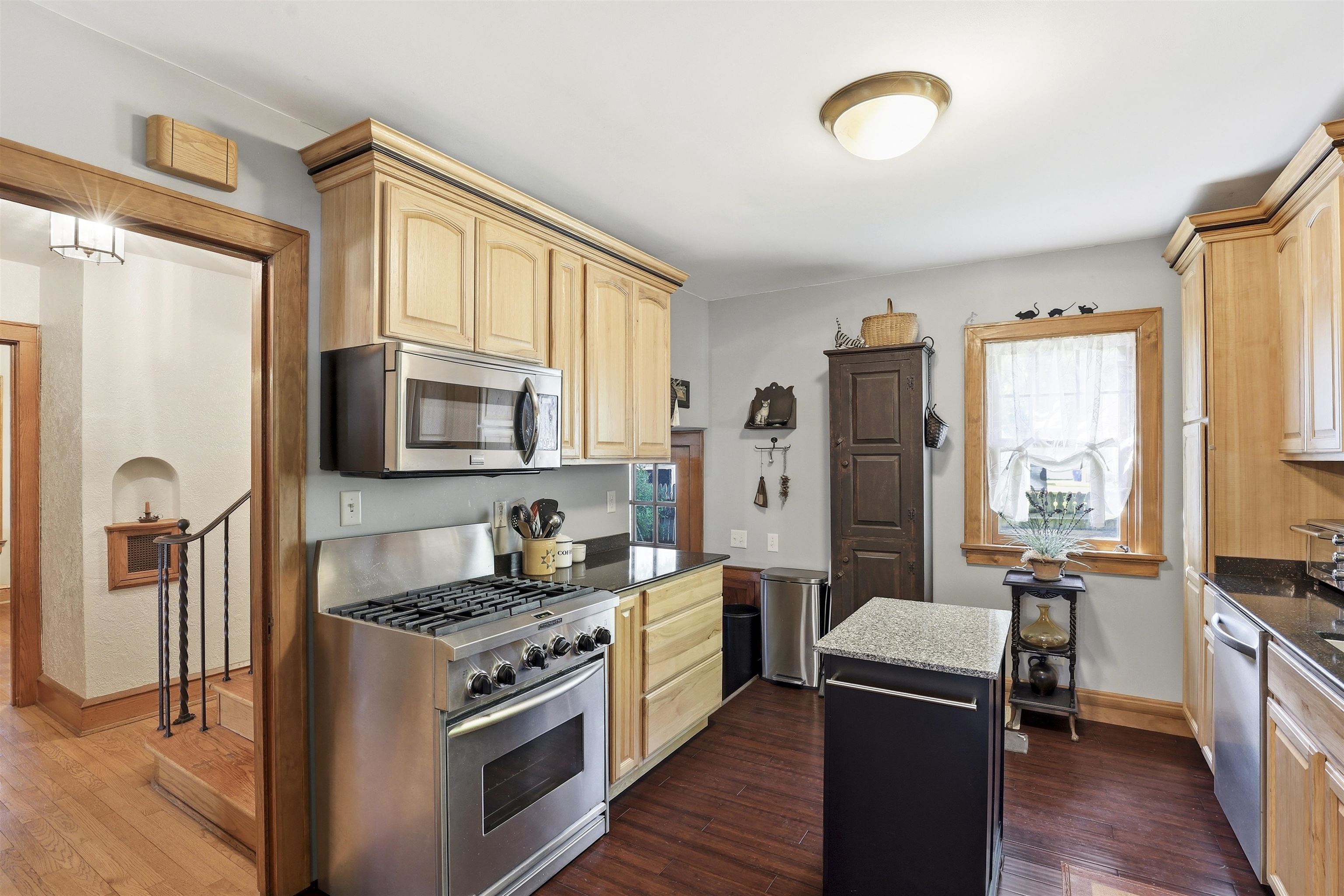 109 East Roosevelt Street Appleton, WI 54911 - Photo 8 of 27