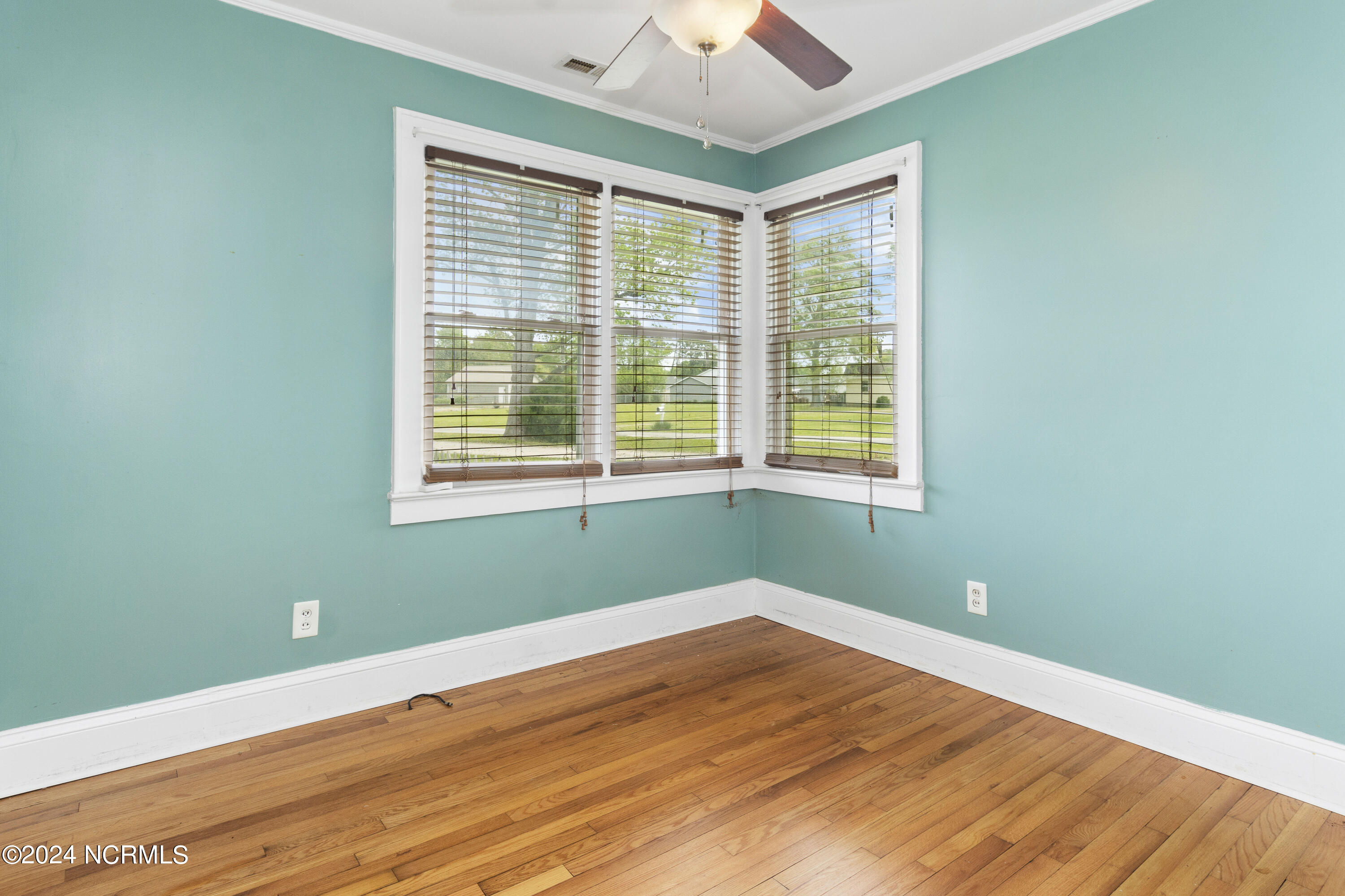 716 Nine Foot Road Newport, NC 28570 - Photo 26 of 47 716-NineFtRd-4-17-2024-026
