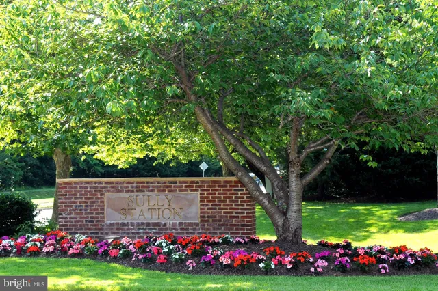 a view of a tennis court