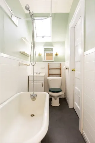 $1,800 | 258 Pawtucket Avenue, Unit 2, East Providence, RI 02916