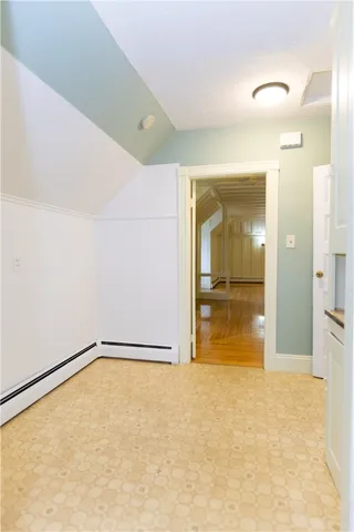 $1,800 | 258 Pawtucket Avenue, Unit 2, East Providence, RI 02916