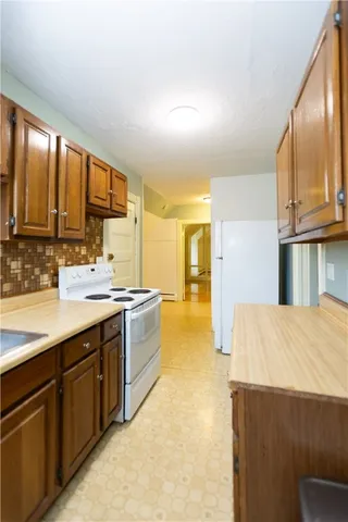 $1,800 | 258 Pawtucket Avenue, Unit 2, East Providence, RI 02916