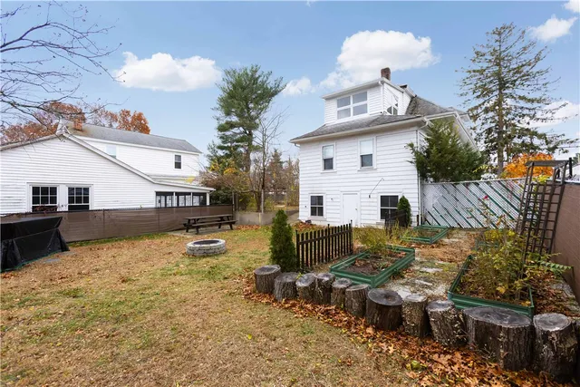 $1,800 | 258 Pawtucket Avenue, Unit 2, East Providence, RI 02916