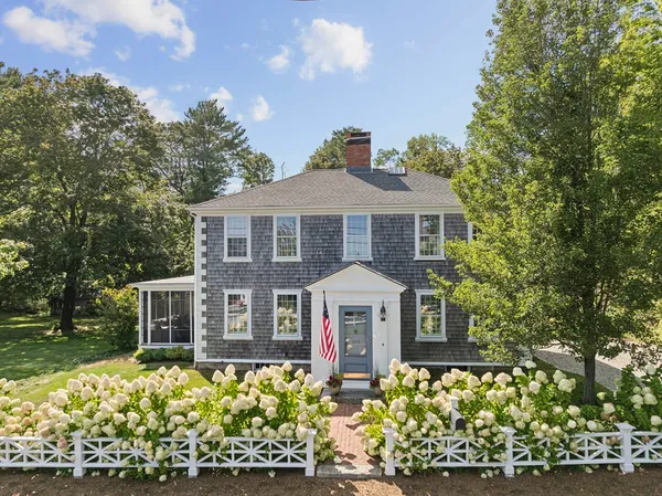 $2,699,000 | 104 Standish Street, Duxbury, MA 02332