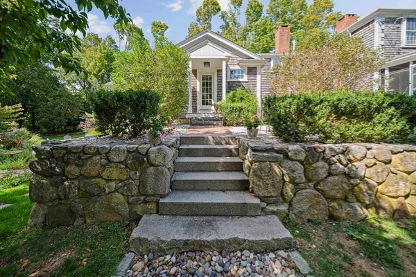 $2,699,000 | 104 Standish Street, Duxbury, MA 02332