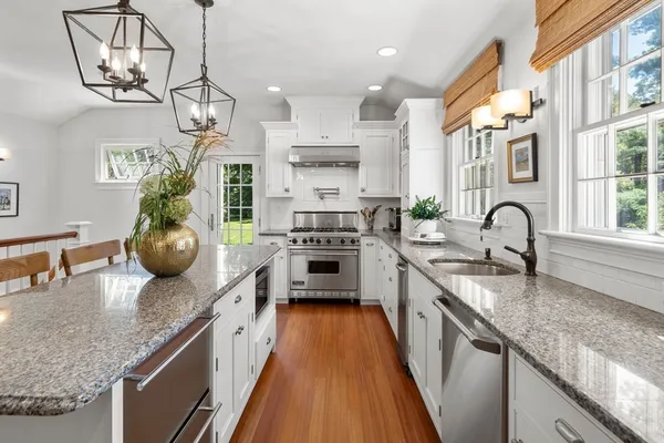 $2,699,000 | 104 Standish Street, Duxbury, MA 02332