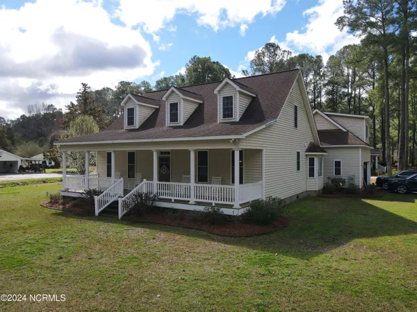 $320,000 | 402 Confederate Street, Windsor, NC 27983