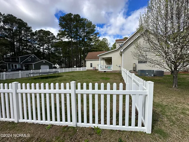 $320,000 | 402 Confederate Street, Windsor, NC 27983