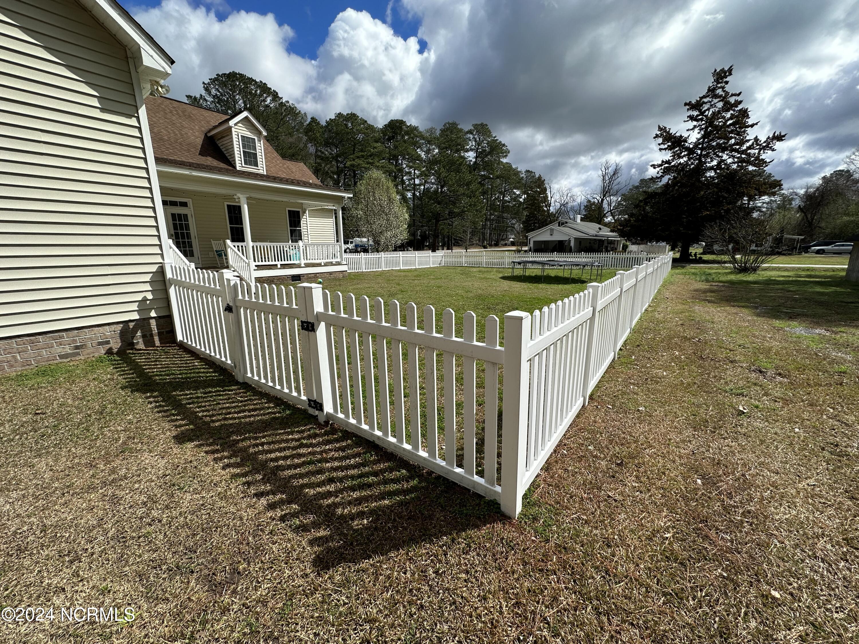 402 Confederate Street Windsor, NC 27983 - Photo 17 of 61 Rear