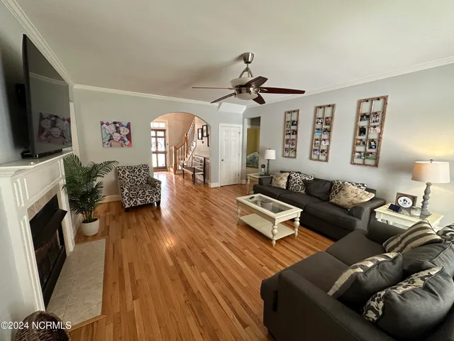 $320,000 | 402 Confederate Street, Windsor, NC 27983