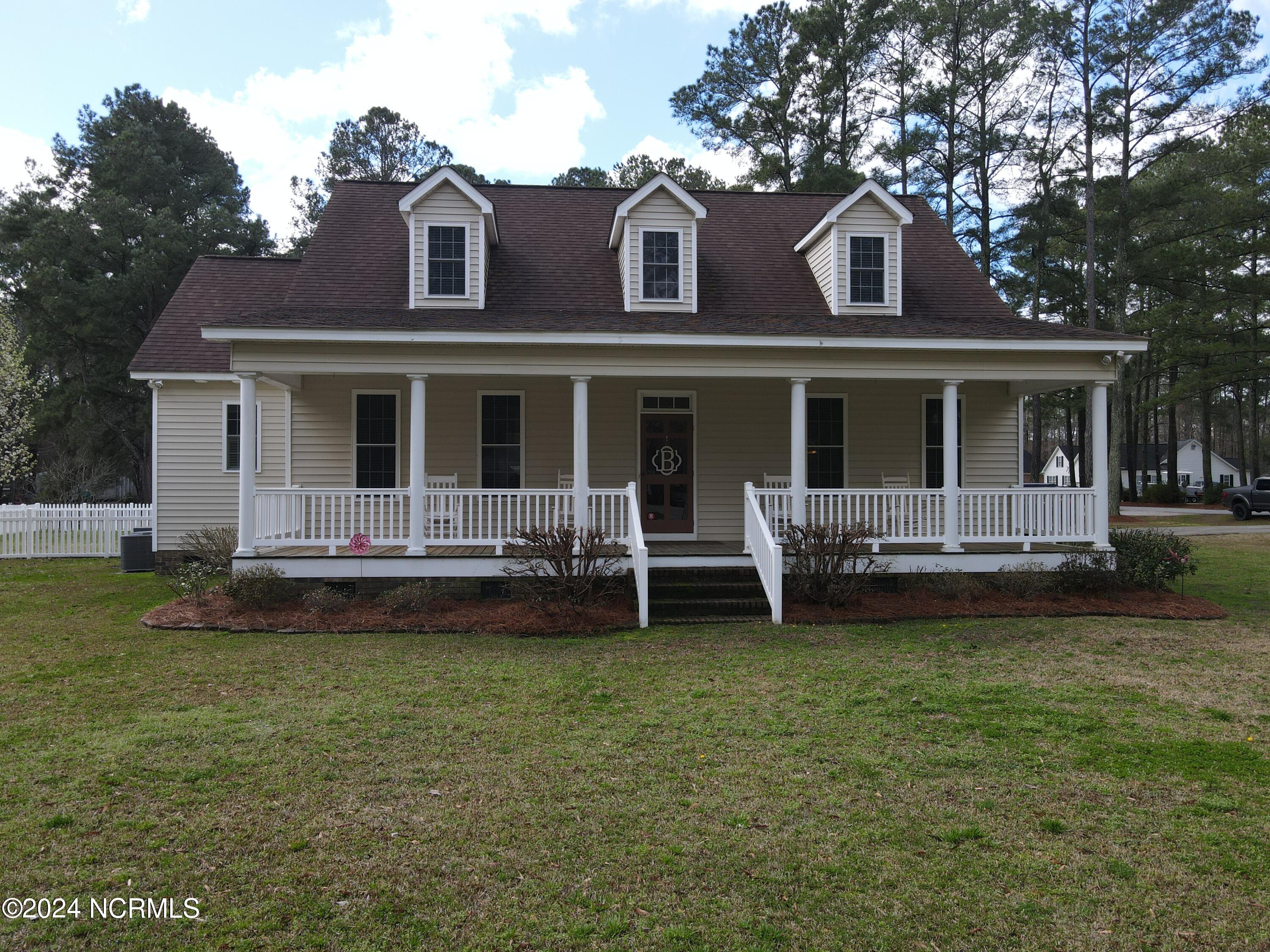 402 Confederate Street Windsor, NC 27983 - Photo 2 of 61 Front