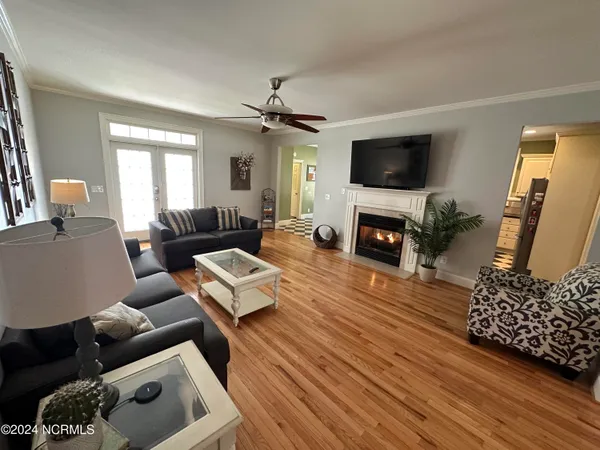 $320,000 | 402 Confederate Street, Windsor, NC 27983