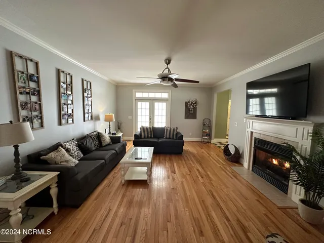 $320,000 | 402 Confederate Street, Windsor, NC 27983