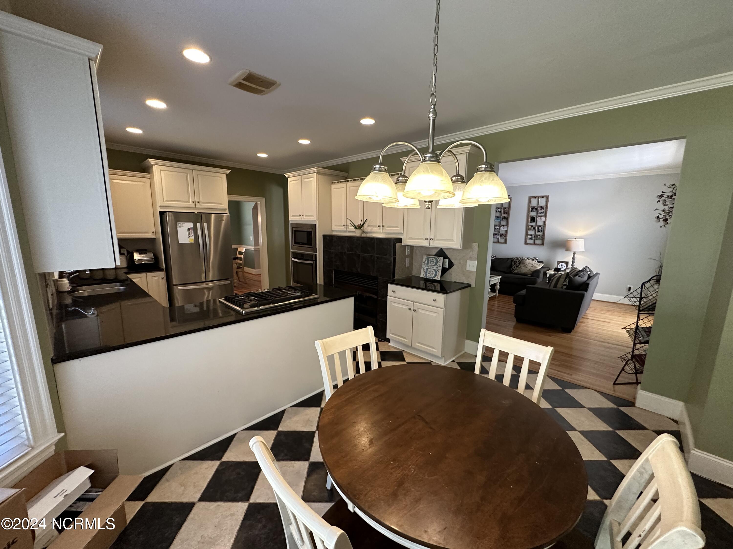 402 Confederate Street Windsor, NC 27983 - Photo 27 of 61 Kitchen